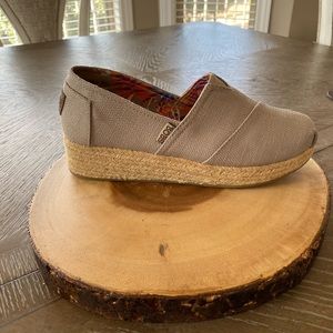 Bobs memory foam taupe wedges